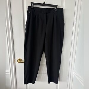 Lululemon women’s athleisure-comfort dress/work trousers size 12